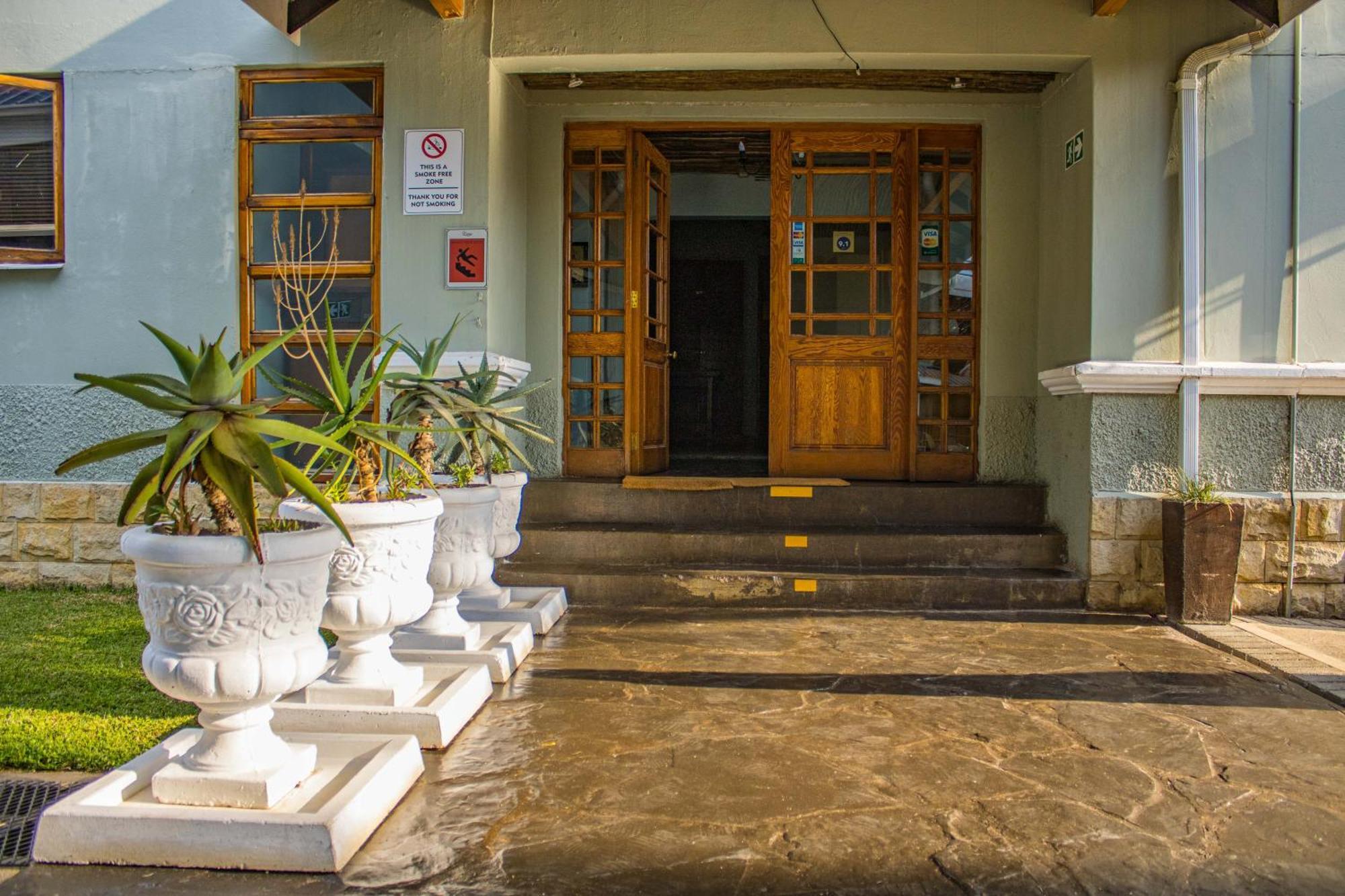 Presidents Boutique Lodge By Ilawu Фрейхейд Экстерьер фото